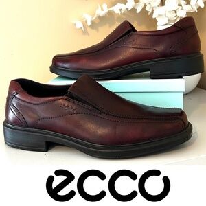 Ecco Helsinki Men’s Leather Slip On Dress Shoe Size EU41/US7.5 Oxblood/Brown